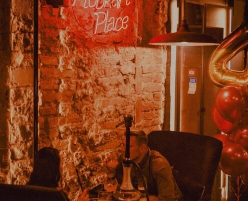 Bary z shishą na Litwie 2026 – gdzie warto odwiedzić? 4 Hookah Place Wilno