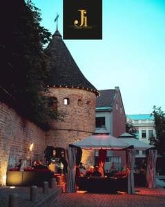 Bary z shishą na Litwie 2026 – gdzie warto odwiedzić? 11 Ji Lounge