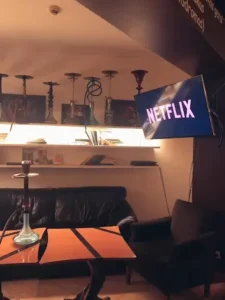 Bary z shishą na Litwie 2026 – gdzie warto odwiedzić? 10 Nie tylko kawiarnia