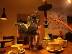 Bary z shishą w Krakowie – miejsca warte zobaczenia w Polsce 4 Legowisko Smoka