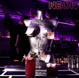 Kaljanų barai Ščečine – kur geriausia atmosfera ir kokybė? 2 Bar Neon – Imprezy, Shisha, Pub Szczecin